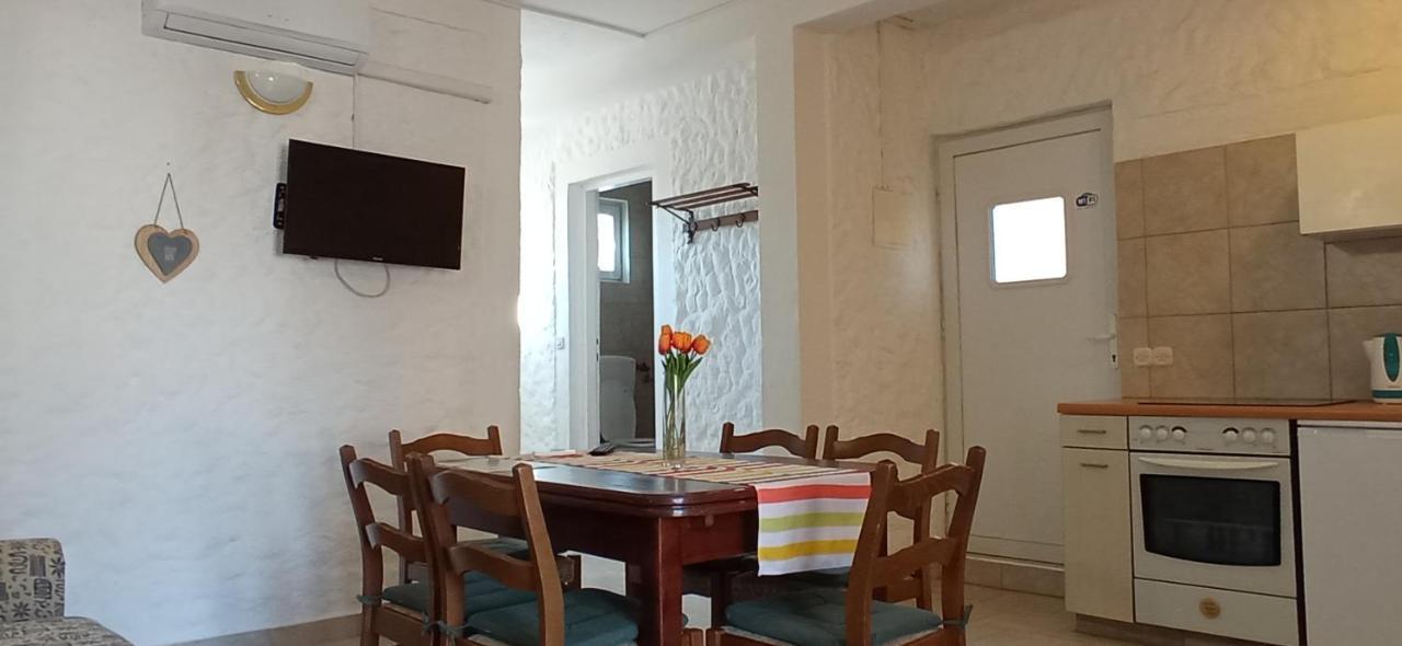 Vila Kula Aparthotel Nin Bagian luar foto