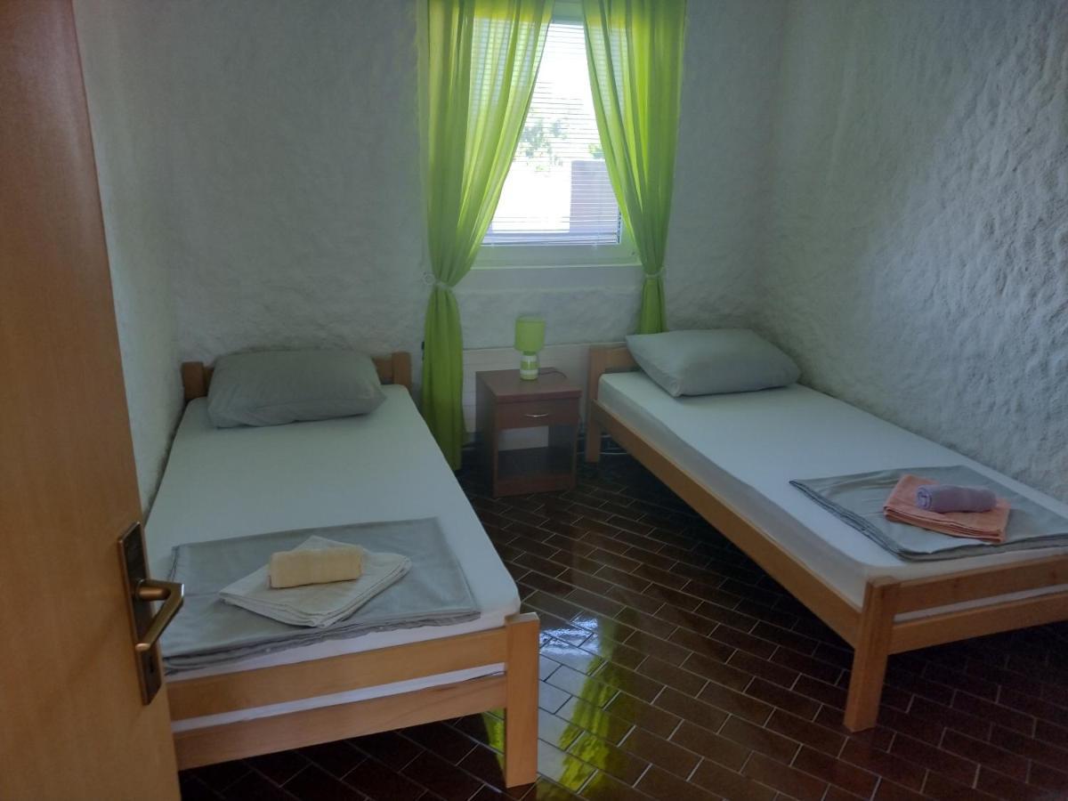 Vila Kula Aparthotel Nin Bagian luar foto